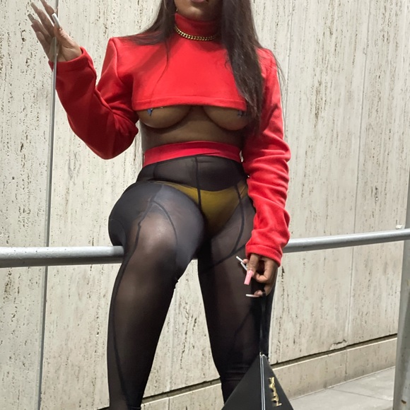 Cropped sweater - Picture 1 of 2